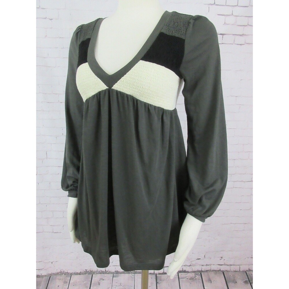 LOVE NOTES - Gray Black & White Long Sleeve Smocked V-Neck Knit Tunic Top Small